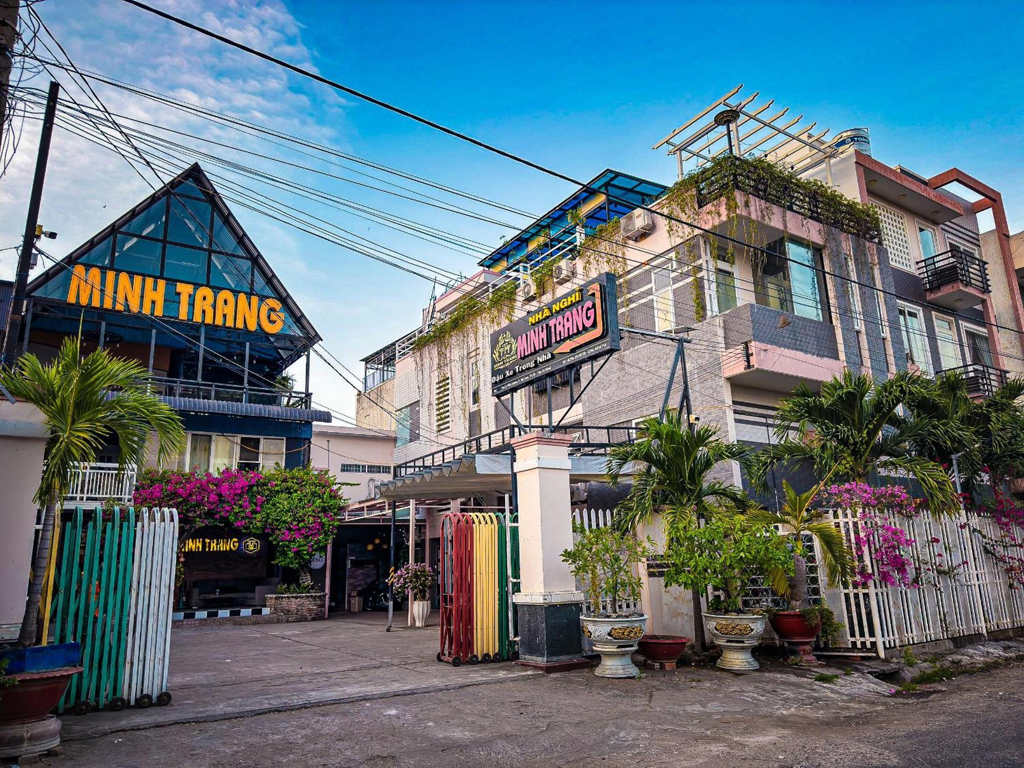 Minh Trang Motel Чау-Док Экстерьер фото
